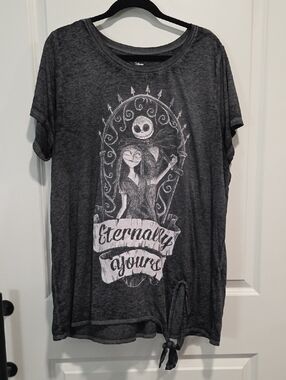 Disney Gray Jack Skellington & Sally Graphic Tee